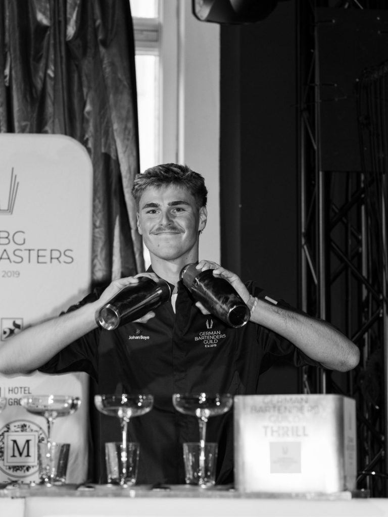 Johann Boye beim shaken, während seines Auftritts